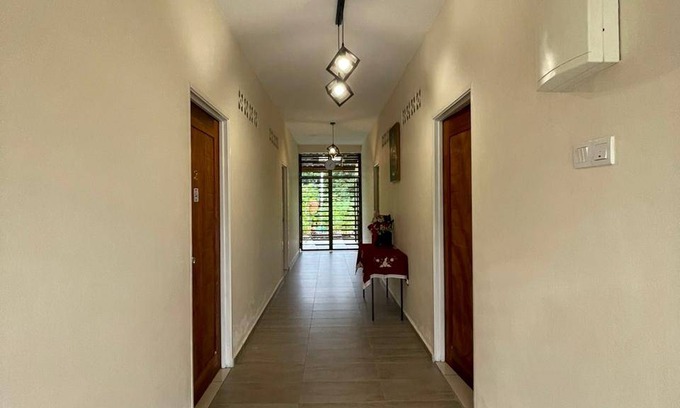 Taman Tiram Jaya Bed & Breakfast | 480 m² Bed and breakfast ∙ 3 guests