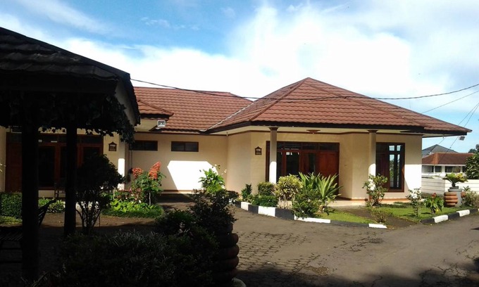 Cisarua Resort | 50 m² Resort ∙ 3 bedrooms ∙ 8 guests