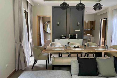 Ciawi Villa | 500 m² Villa ∙ 3 bedrooms ∙ 8 guests