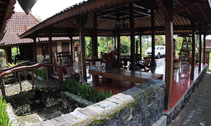 Pakem Villa | 500 m² Villa ∙ 4 bedrooms ∙ 20 guests