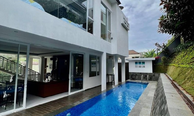 Bandung Villa | 500 m² Villa ∙ 5 bedrooms ∙ 24 guests