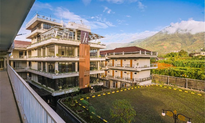 Kejajar Hotel | 55 m² Hotel ∙ 4 guests