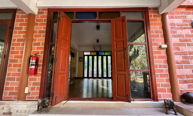 Suan Phueng House | 600 m² Bungalow ∙ 2 guests