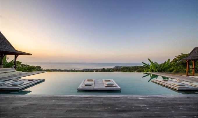 Lovina Villa | 600 m² Villa ∙ 4 bedrooms ∙ 11 guests