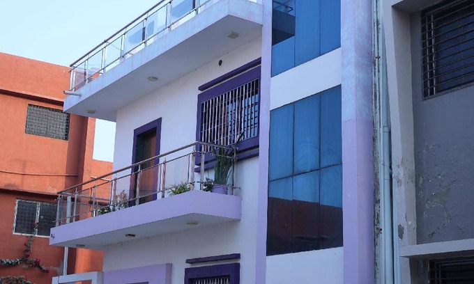 Dwarka House | 750 m² Bungalow ∙ 9 guests