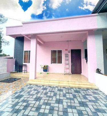 Berastagi Villa | 96 m² Villa ∙ 4 bedrooms ∙ 12 guests