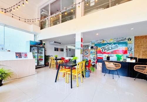 Chaweng City Center Hostel | Chill Inn Chaweng Hostel and Cafe