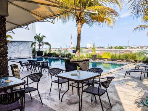 Siwalankerto Apartment | Cozy Studio The Square Surabaya Apartment By Travelio