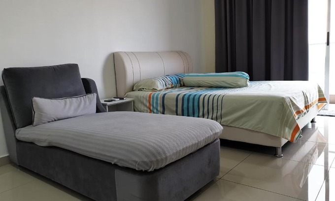 Taman Megah Ria Apartment | D'Carlton residence | 1-4 Guest | Near CIQ & IKEA