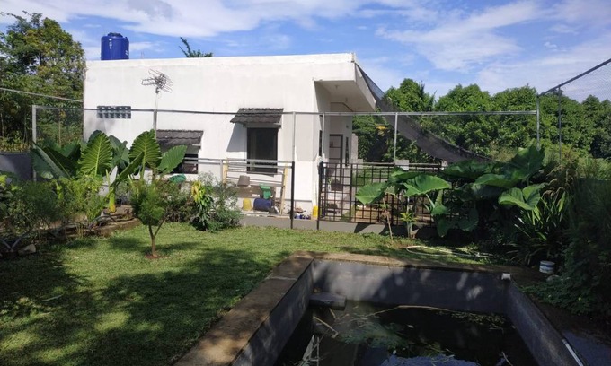 Tajur Halang Hostel | Hostel ∙ 8 guests