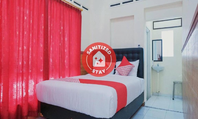 Pacitan Hotel | Hotel ∙ 3 guests