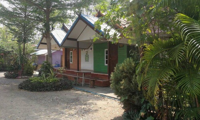 Phatthana Nikhom Hotel | Hotel ∙ 3 guests