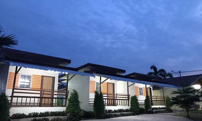 Khlong Khut Hotel | Hotel ∙ 4 guests