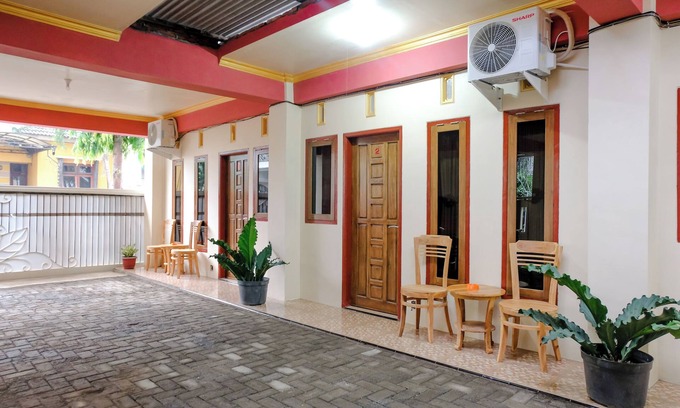 Blimbing Hotel | Hotel O D&a Guesthouse Syariah And Rent Car
