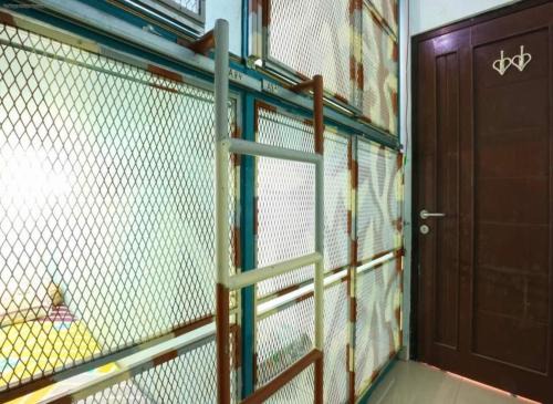 Jakarta Hostel | Kabin Kapsule UI Depok - Male Only