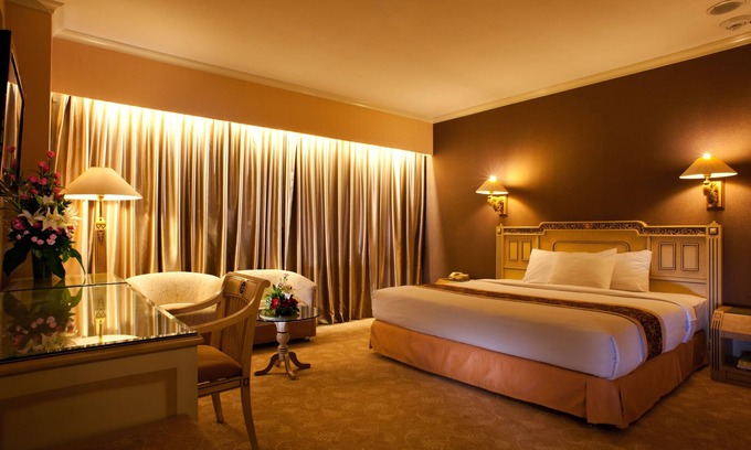 Senayan Hotel | Kartika Chandra
