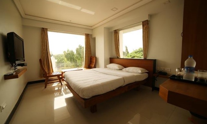 Mylapore Tiruvallikk Hotel | Kings Cross Residency