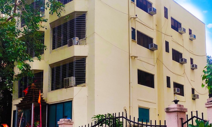 Lokhandwala Complex Hotel | Lalsai Residency