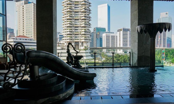 Bendungan Hilir Apartment | Luxury Classic 2BR Sudirman Suites Apartment By Travelio