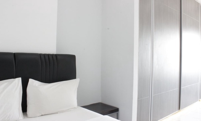 Cibaduyut Hotel | Modern & Spacious 1Br at Mekarwangi Square Apartment