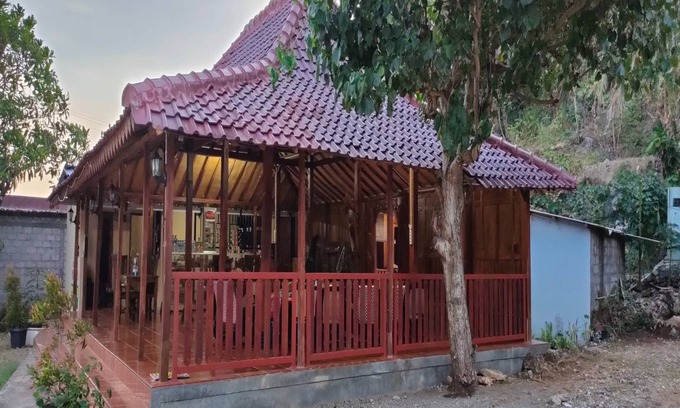 Wonosari House | Motel ∙ 8 guests