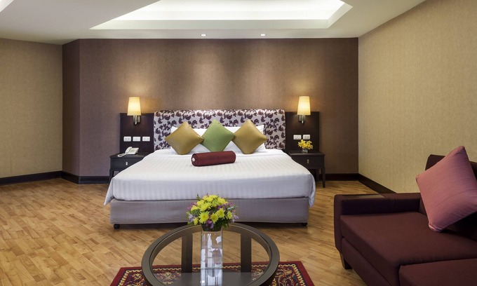 Bangkok Central Business District Apartment | One Bedroom Grand Suite Apartment in the city center (G10)