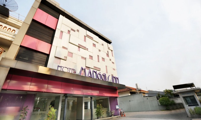 Mangga Besar Hotel | OYO 136 Manggis Inn
