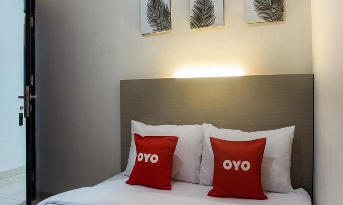 Karawang Hotel | OYO Life 3251 D'daun Inn