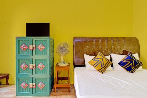 Java Hotel | OYO Life 91478 Wisma Aura Syariah