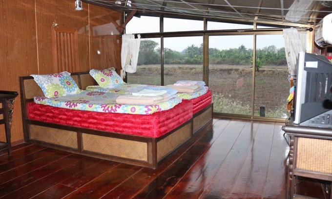 Phrom Buri Resort | Private room ∙ 3 guests