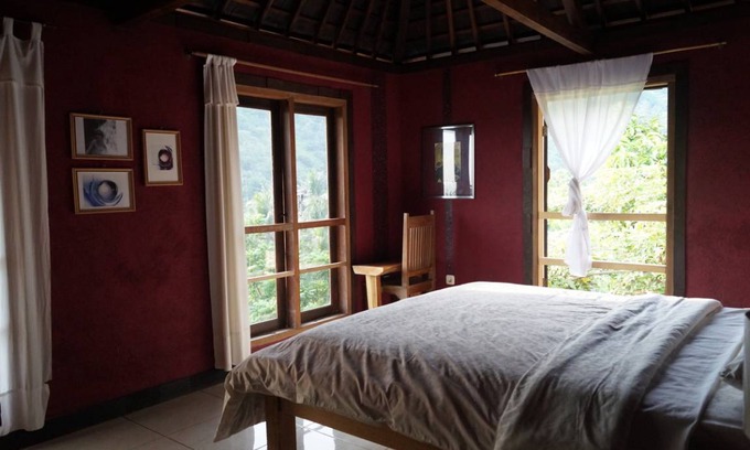 Senggigi Resort | Private room ∙ 3 guests
