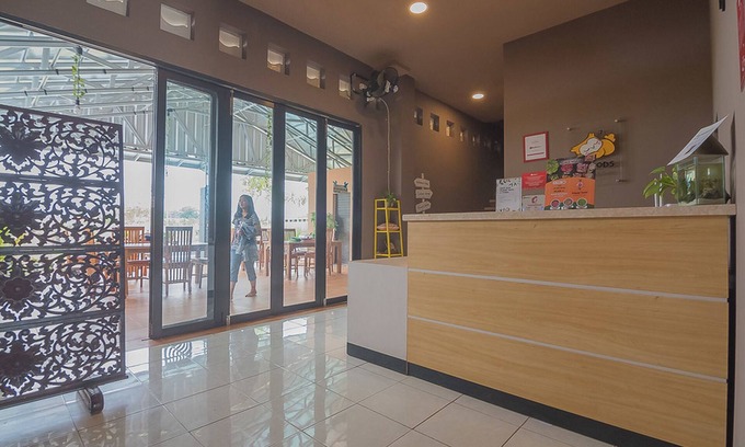 Pangandaran Hostel | RedDoorz Hostel @ Grand Pangandaran