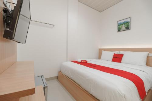 Tanjung Pinang Hotel | RedDoorz near Puskesmas Sei Jang Tanjung Pinang