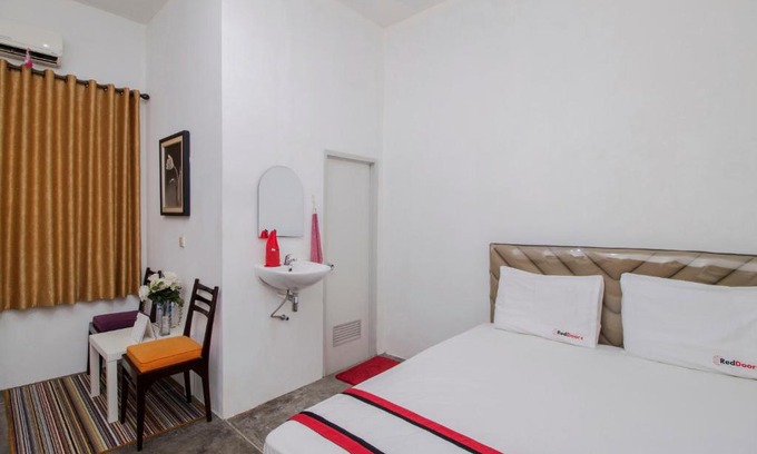 Gandaria-selatan House | RedDoorz @ Radio Dalam