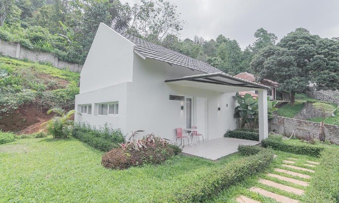 Ciater House | RedDoorz Resort Syariah near D'Castello Ciater Subang