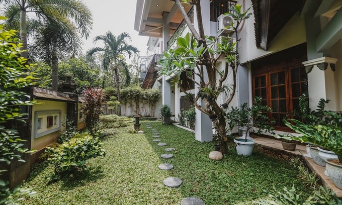 Sidoarjo Hotel | RedDoorz Syariah Near Gelora Delta Sidoarjo