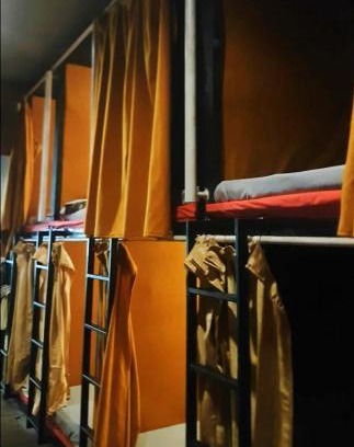 Surabaya Hostel | Rubikz Hostel & Cafe