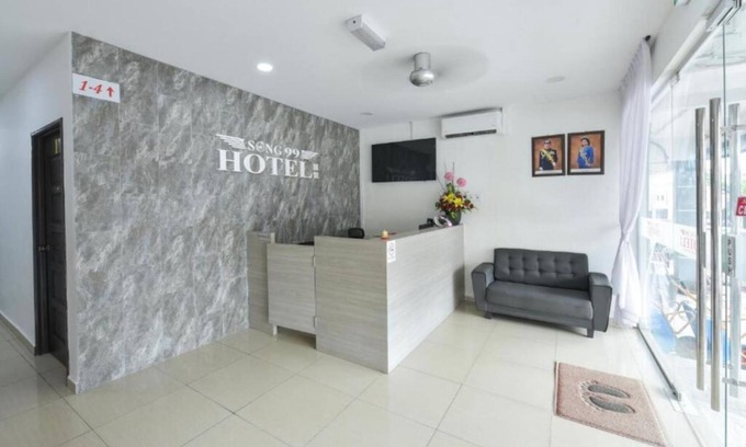 Simpang Renggam Hotel | Song 99 Hotel