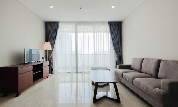 Karet Apartment | Spacious 2BR Apartment @ The Grove Suites By Travelio
