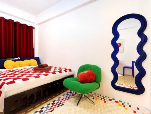 Bangkok Yai Hostel | Tiny Cozy Room - Wat Arun