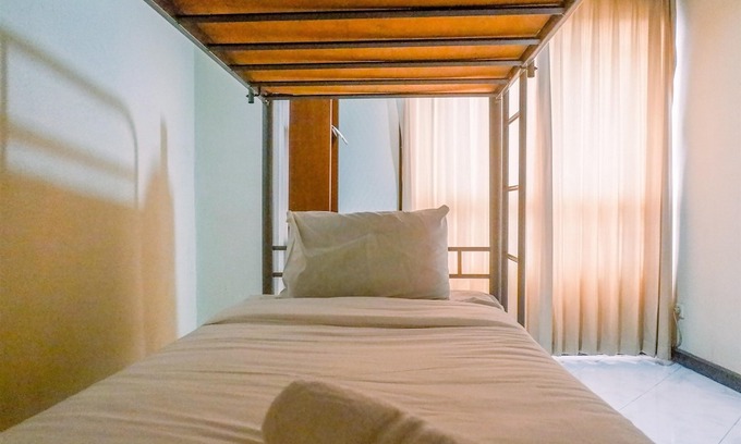 Suko Manunggal Hotel | Very Spacious 3Br High Floor Taman Beverly Apartment