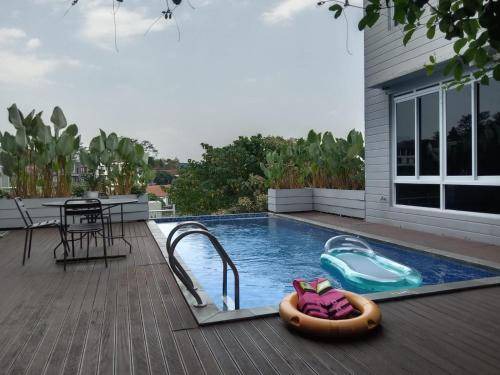Bandung Villa | Villa ∙ 4 bedrooms ∙ 10 guests
