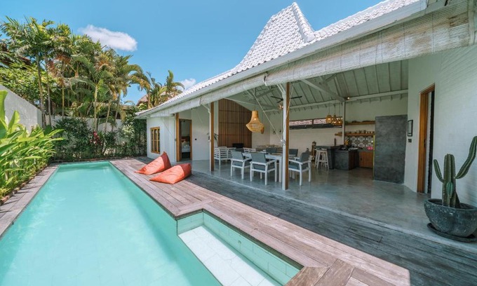 Berawa Villa | Villa Kazz 3 - Villa 3 Joglo style - 3 bdr - AMAZING LOCATION