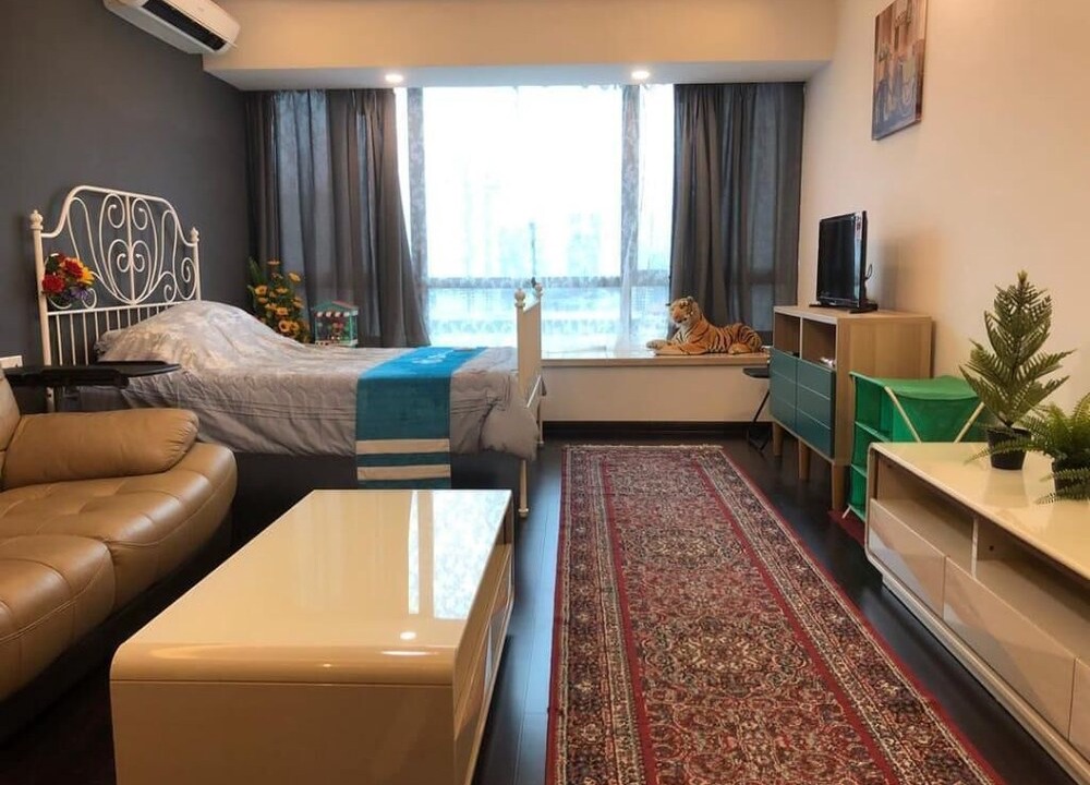 Central District Hotel | Princess Cove by Jon
