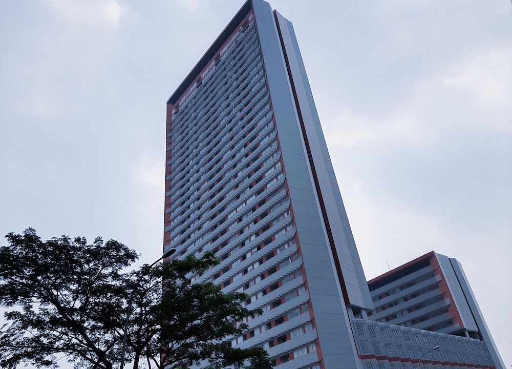 Pinang Hotel | Luxurious and Comfy 2Br Paddington Heights Alam Sutera Apartment