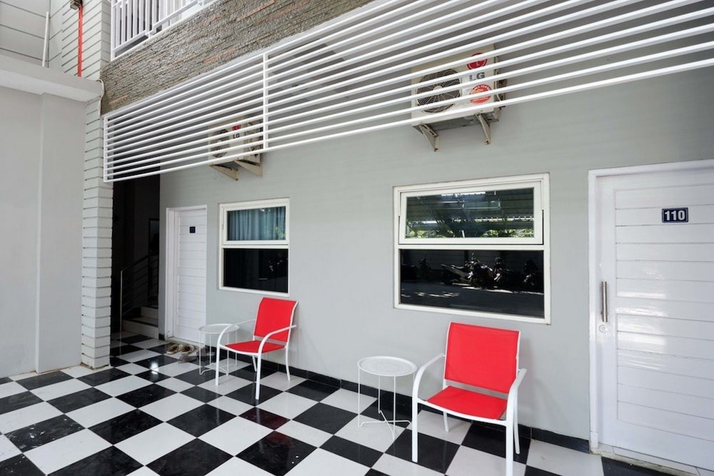 Laweyan Hotel | RedDoorz Near Solo Square 3