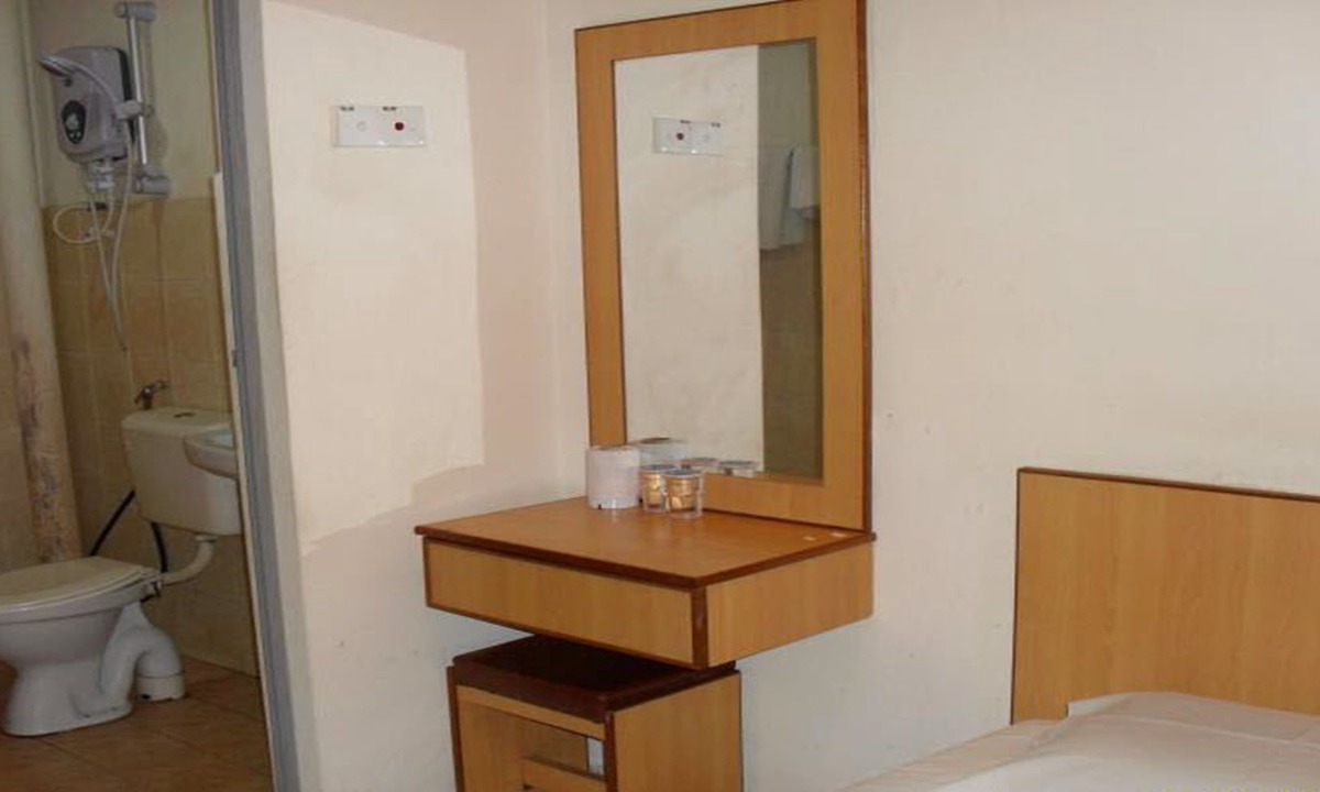 Kampung Bahasa Kapor Hotel | Hotel Suria