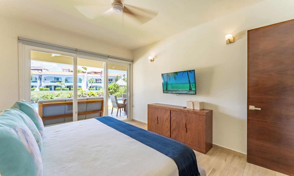 Puerto Aventuras Apartment | Lagoon Front Infinity Pool Paddleboard And Fun Puerto Aventuras