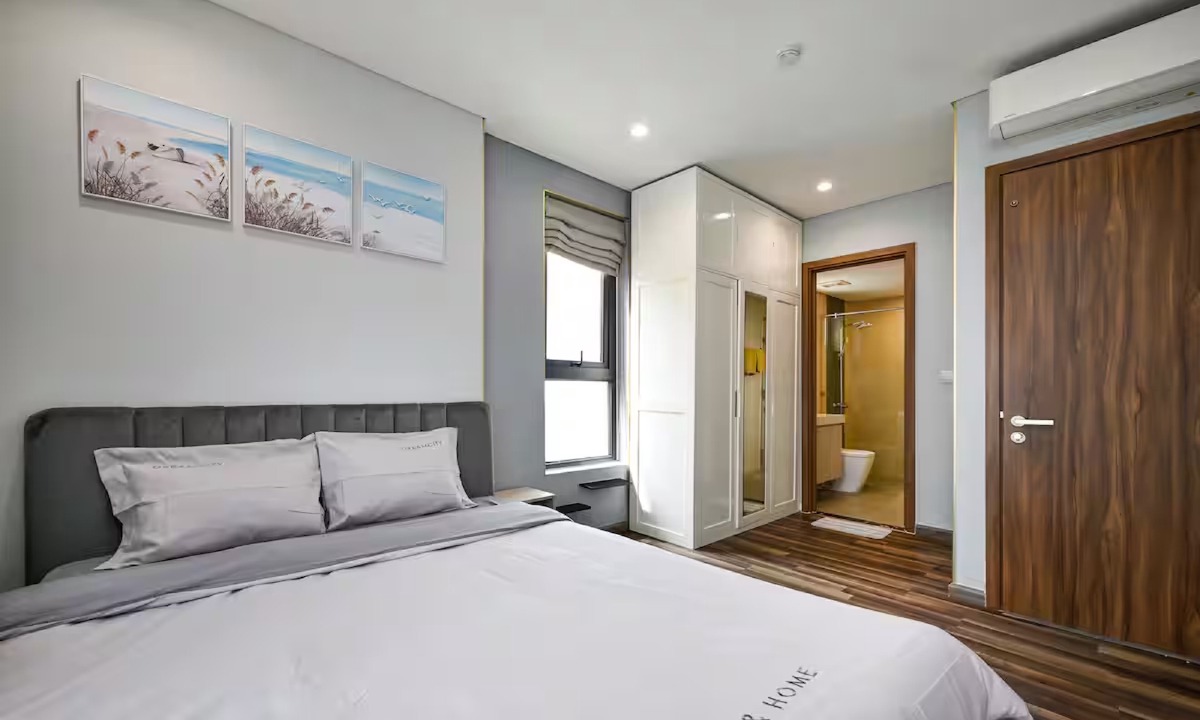 District 10 Apartment | LaLa Hà Đô Centrosa Residence