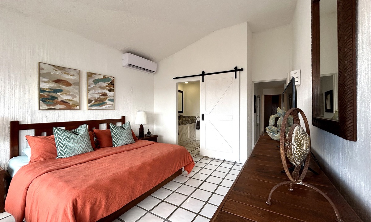Playacar Fase I Condo | PRIVATE BEST TOP FLOOR UNIT IN XAMANHA! BEAUTIFUL OCEAN VIEW AND NEWLY REMODELED